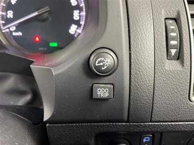 TOYOTA LAND CRUISER PRADO - 8