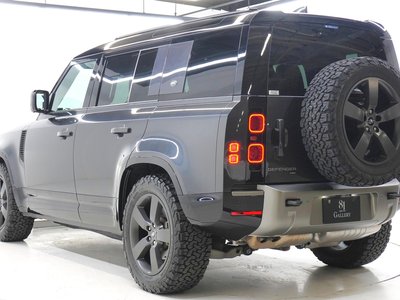 LAND ROVER DEFENDER - 7