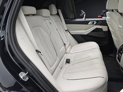 2025 BMW X5 缩略图 17