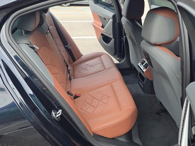 2025 BMW 5 SERIES — миниатюра 12
