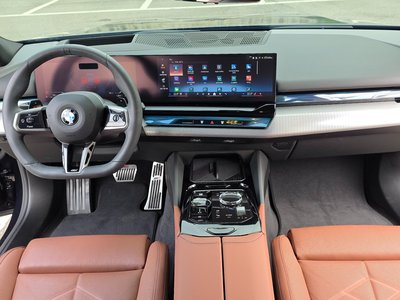 2025 BMW 5 SERIES — фото 5
