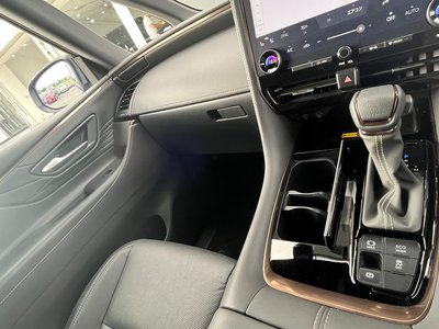 2024 Toyota ALPHARD thumbnail 39