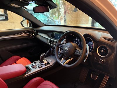 2025 ALFA Romeo STELVIO 照片 9
