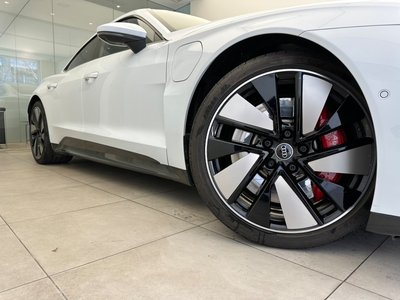 AUDI E-TRON GT QUATTRO - 10