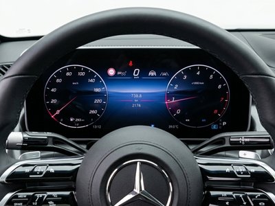 2025 Mercedes-BENZ GLC — фото 8