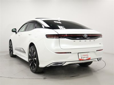 TOYOTA CROWN CROSSOVER - 2