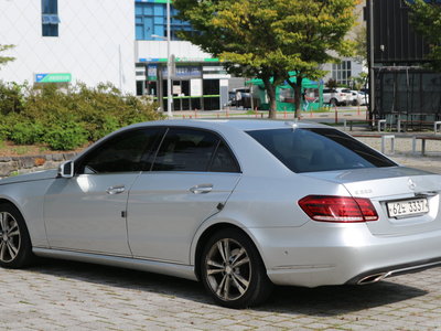 MERCEDES-BENZ E-CLASS - 3