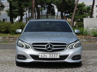 MERCEDES-BENZ E-CLASS - 1