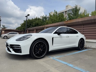 PORSCHE PANAMERA - 5