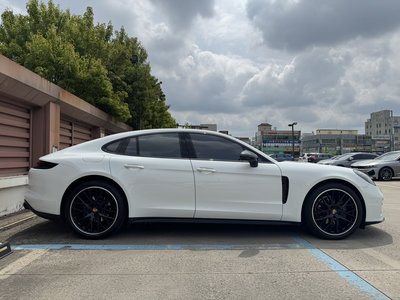 PORSCHE PANAMERA - 6