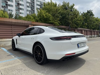 PORSCHE PANAMERA - 4