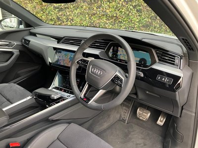 AUDI Q8 E-TRON - 6