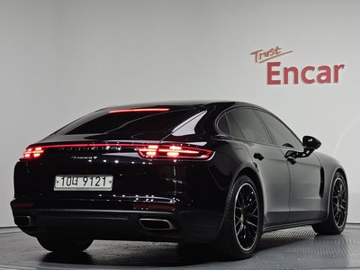 PORSCHE PANAMERA - 5