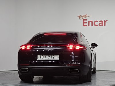 PORSCHE PANAMERA - 3