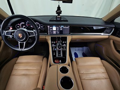 PORSCHE PANAMERA - 4