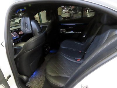 MERCEDES-BENZ E-CLASS - 4