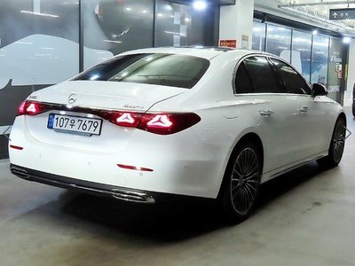 MERCEDES-BENZ E-CLASS - 3