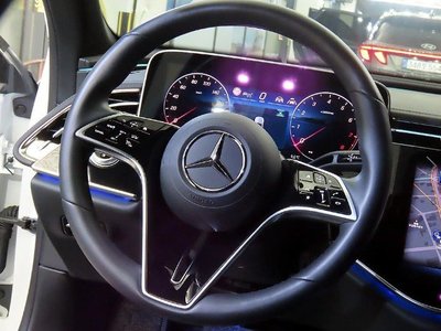 MERCEDES-BENZ E-CLASS - 8