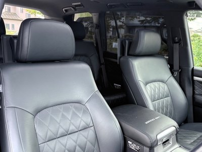 TOYOTA LAND CRUISER 200 - 6