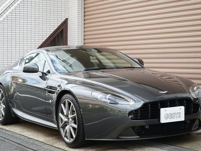 ASTON MARTIN V8