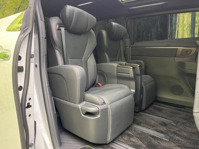 TOYOTA ALPHARD - 9