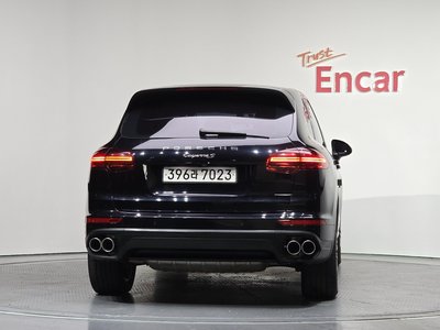 2015 Porsche CAYENNE 照片 3
