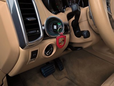 2015 Porsche CAYENNE — миниатюра 16