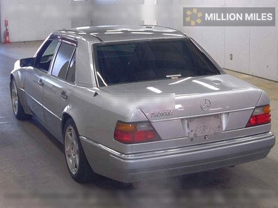 MERCEDES-BENZ E-CLASS - 2