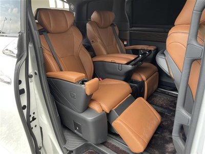 صورة مصغرة 31 لـ 2025 Toyota VELLFIRE