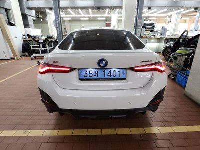 BMW I4 - 4