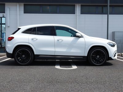 MERCEDES-BENZ GLA - 7