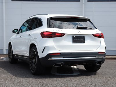 MERCEDES-BENZ GLA - 10