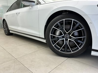 AUDI A8 - 10