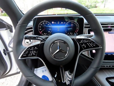MERCEDES-BENZ E-CLASS - 8