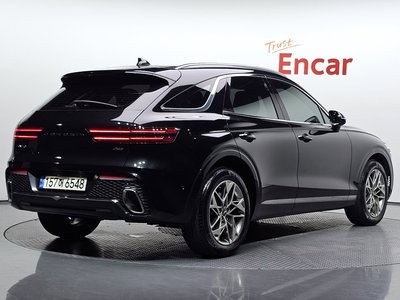 صورة 4 لـ 2021 Genesis GV70