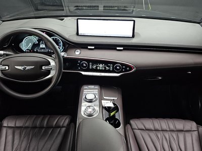 صورة 5 لـ 2021 Genesis GV70