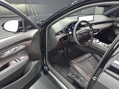 صورة 10 لـ 2021 Genesis GV70