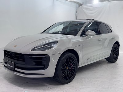 PORSCHE MACAN - 4