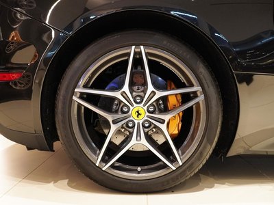 FERRARI CALIFORNIA T - 10