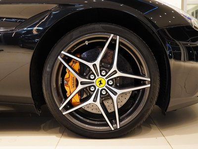 FERRARI CALIFORNIA T - 9