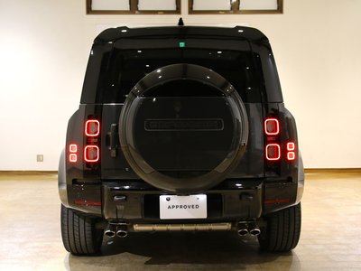 LAND ROVER DEFENDER - 8