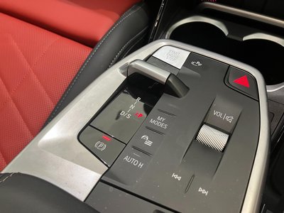 2025 BMW X1 — миниатюра 25