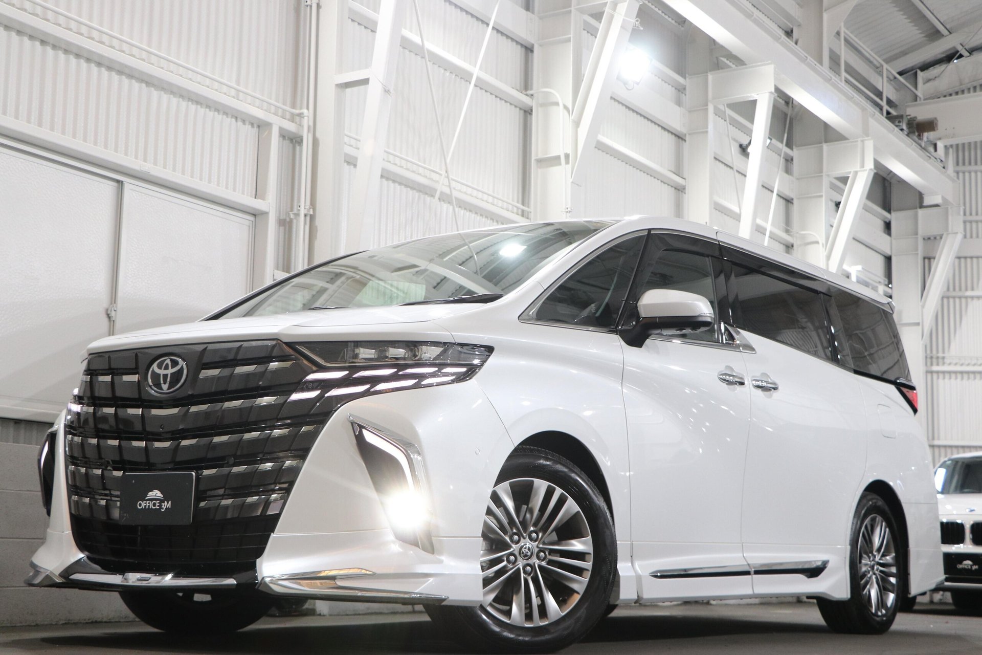 TOYOTA ALPHARD - View 1