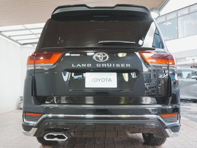 TOYOTA LAND CRUISER - 10