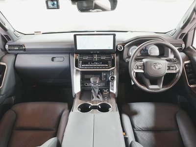 TOYOTA LAND CRUISER - 2