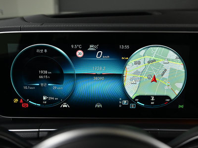 MERCEDES-BENZ GLS - 9