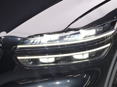 صورة 9 لـ 2021 Genesis GV70