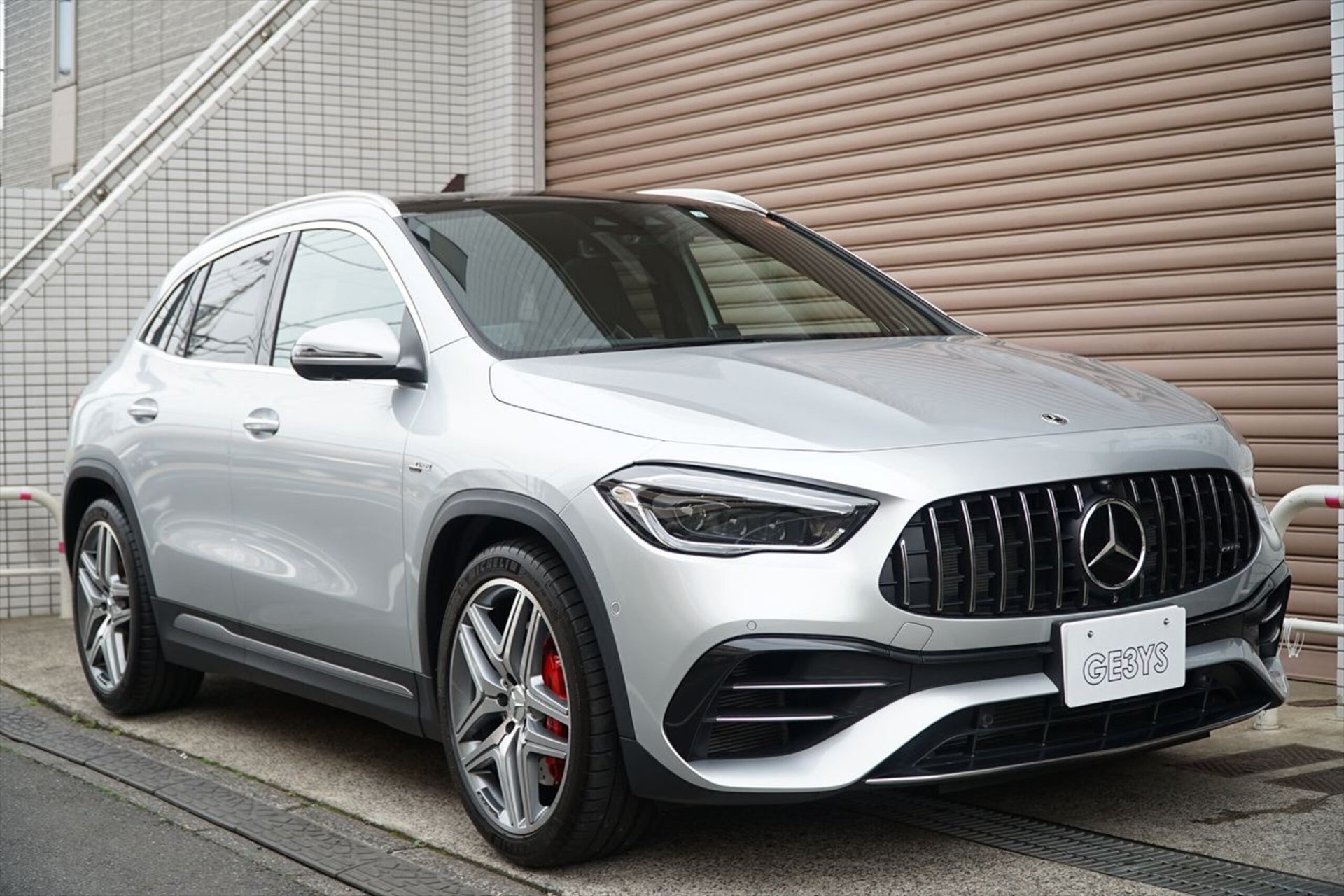 MERCEDES-BENZ GLA AMG - View 1