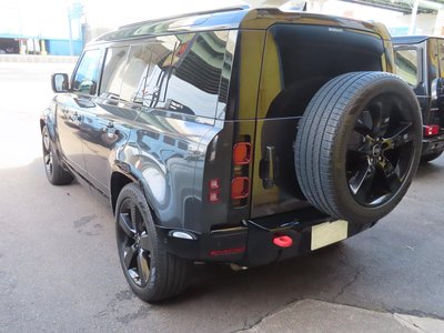 LAND ROVER DEFENDER - 5