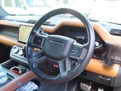 LAND ROVER DEFENDER - 2